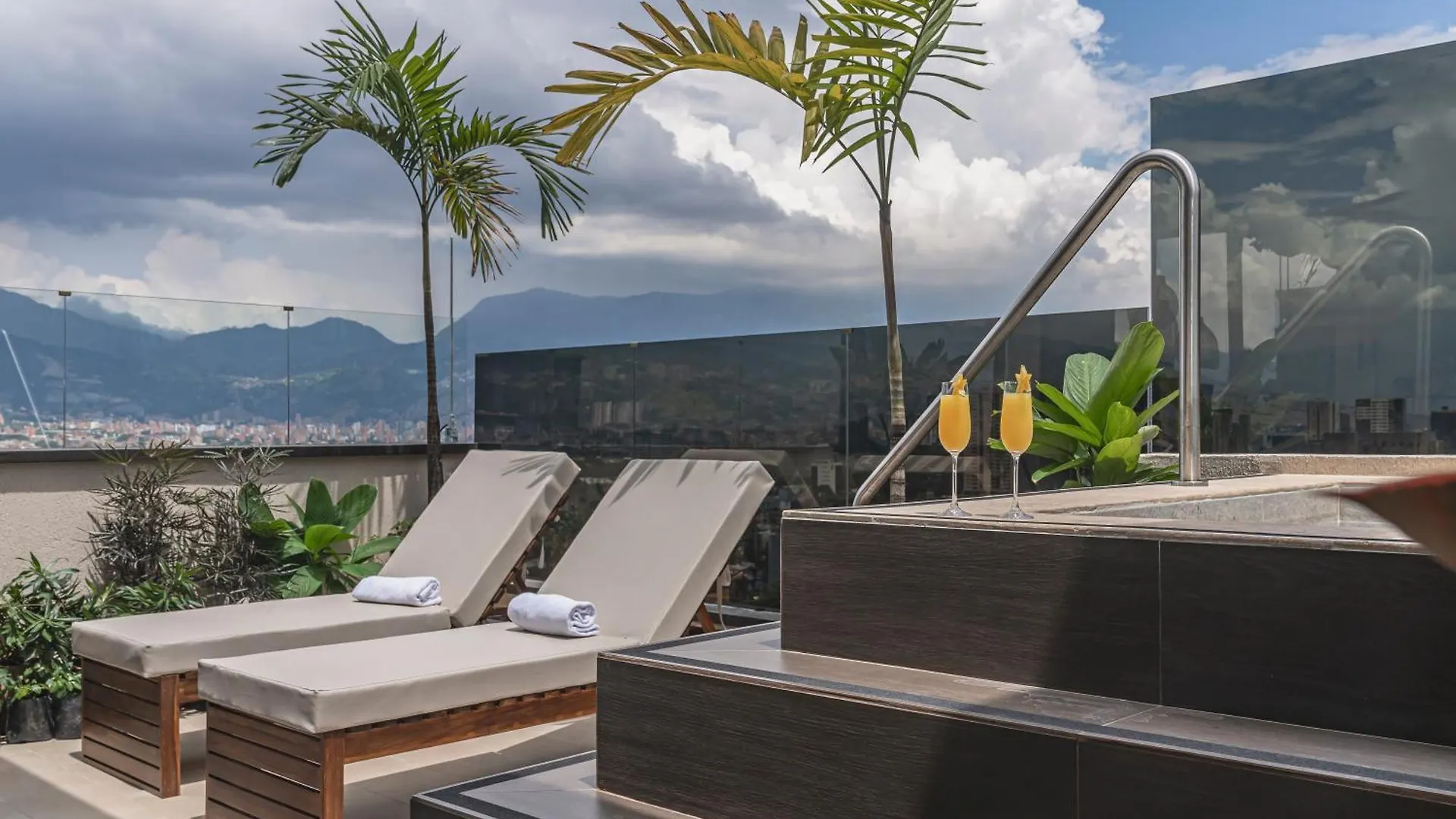 Golden Valley Hotel Medellín