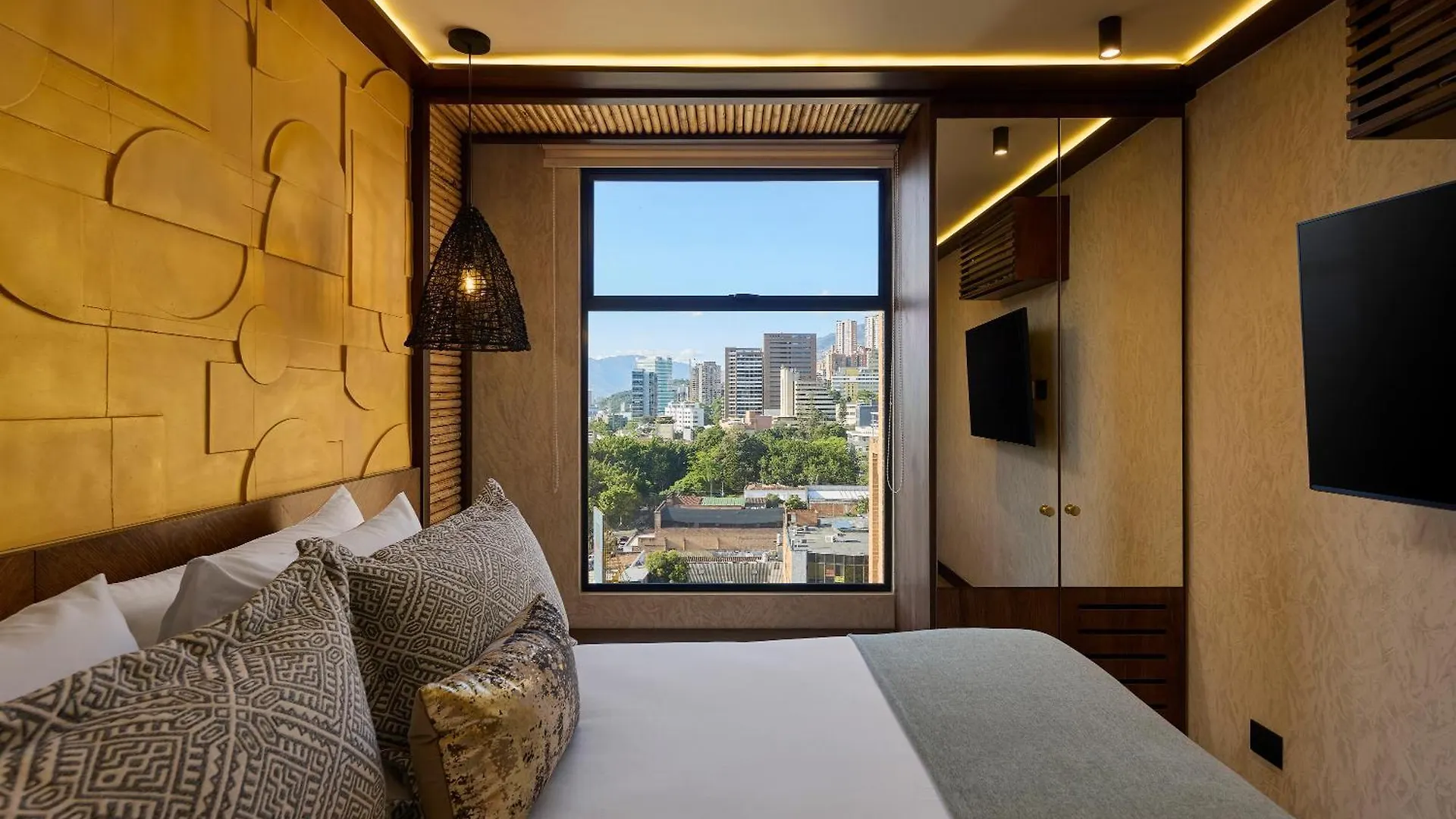 ****  Golden Valley Hotel Medellín Colombia