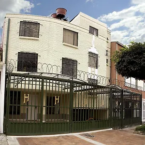 Alcazares Apartahotel